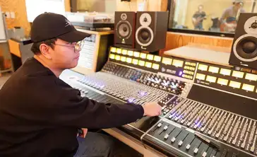 Music industry majors learn in the studio.