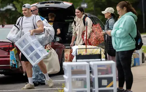 Rainy move-in 2025