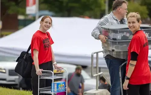 Rainy move-in 2025
