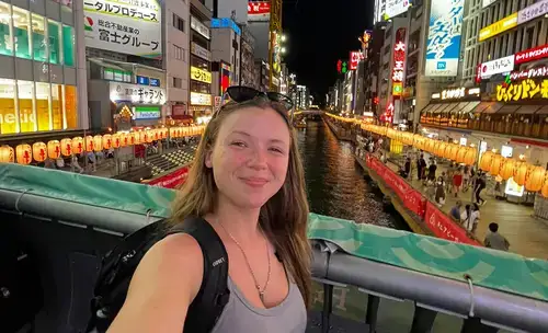 Ellie Vogl selfie in Japan