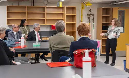 Ellie Vogl speaks with Alumni donors