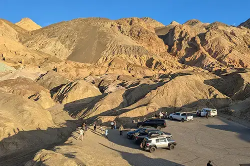 students study plate boundaries in the field