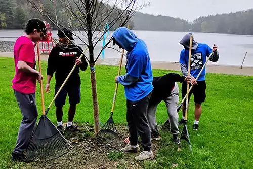 Wrestling team volunteering