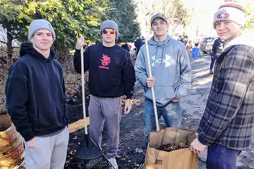 Wrestling team volunteering