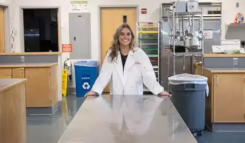 Grace Pastino in food lab