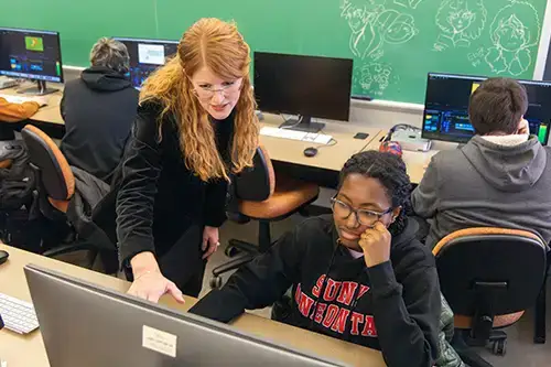Small Class Sizes Digital Studio Art