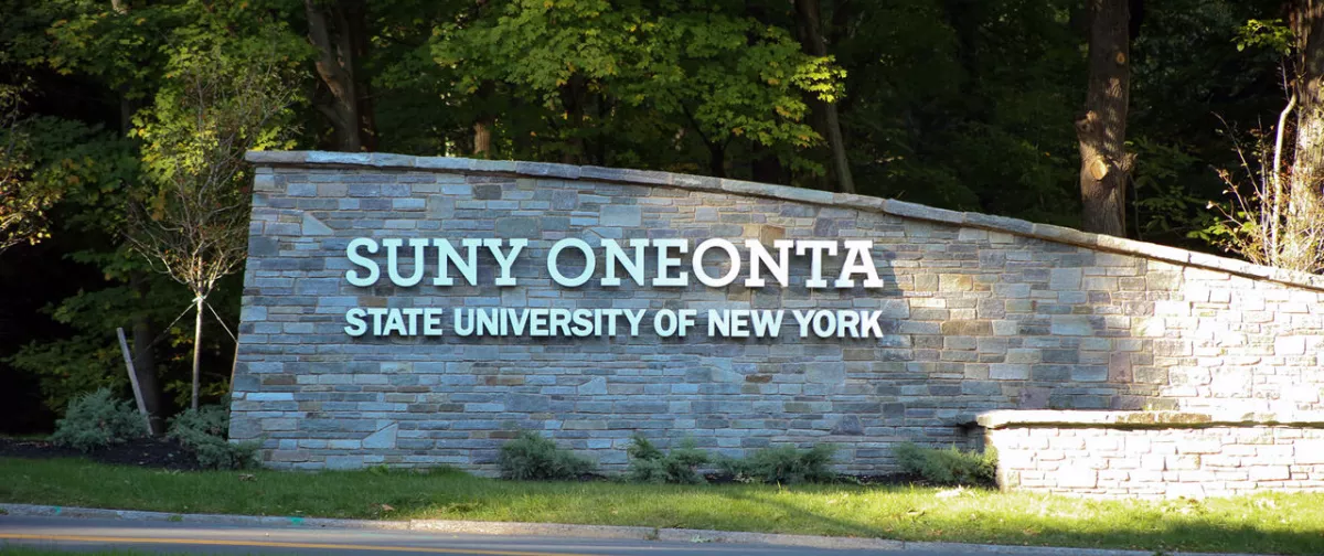 SUNY Oneonta welcome sign