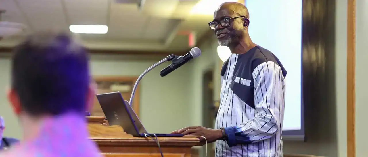 Keynote speaker Kewulay Kamara '75