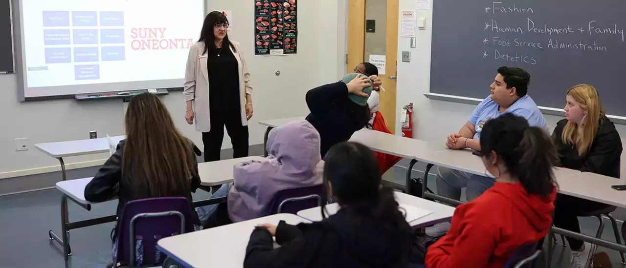 College in High School Students Visit Campus