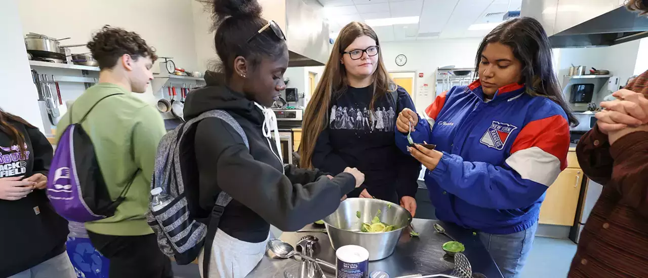 College in High School Students Visit Campus