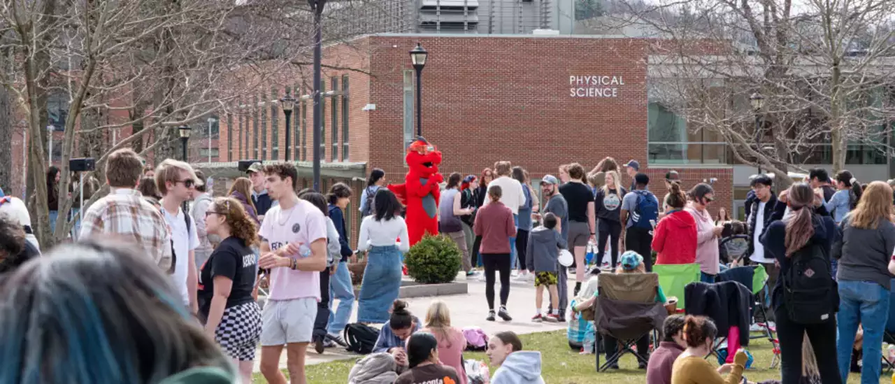 Eclipse Captivates Campus