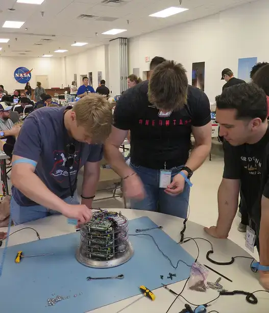 SUNY Oneonta students work on canister at Nasa