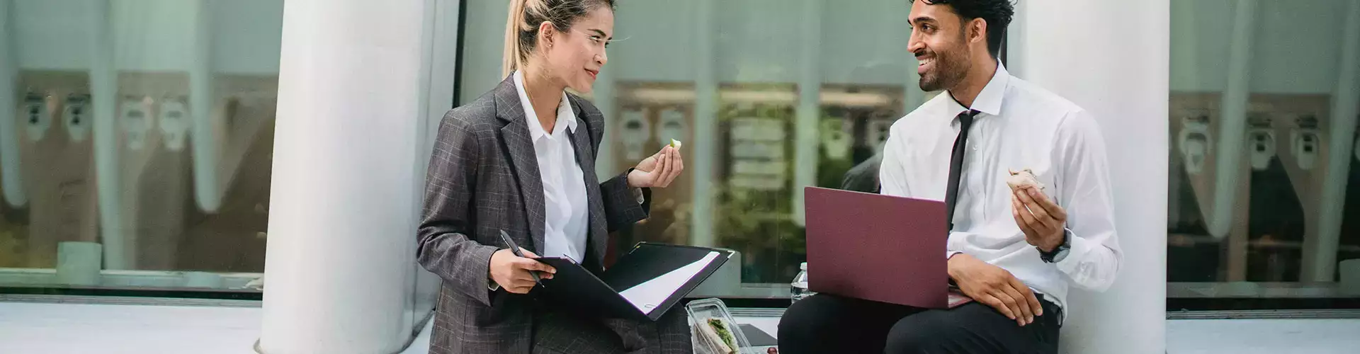 Students and alumni meet in New York City to network.