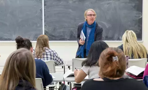 Professor Koeddermann leads a philosophical discussion