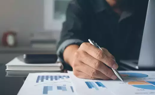 Individual reviews printed business charts