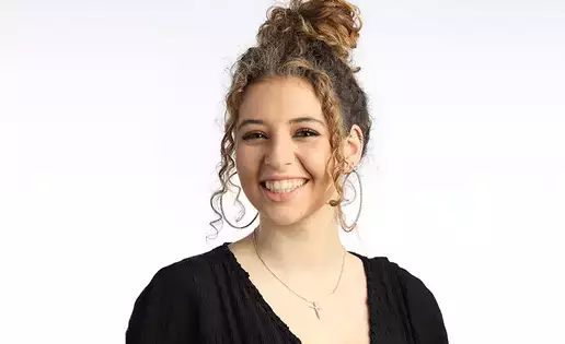 Alexis Bates